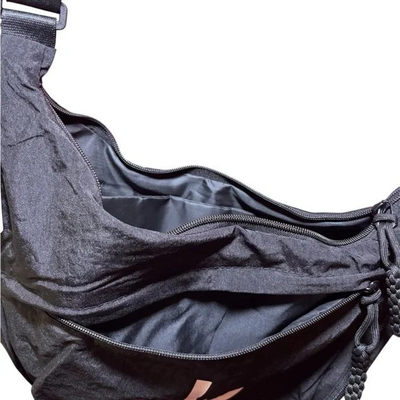 NEW🖤🖤🖤ALO Yoga Black Belt Bag - Picture 5 of 5